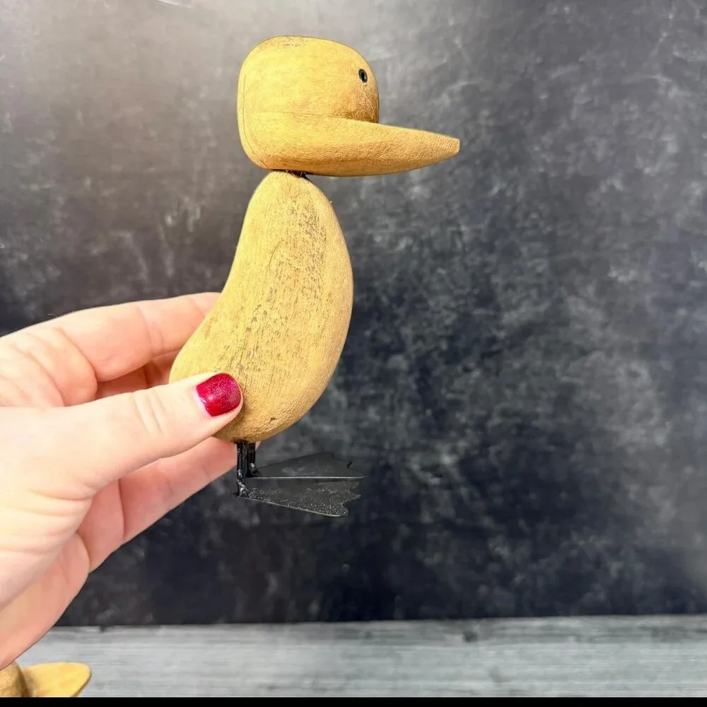 Rustic‎ Distressed Wood Duck Pair with Metal Feet Farmhouse Shelf Decor